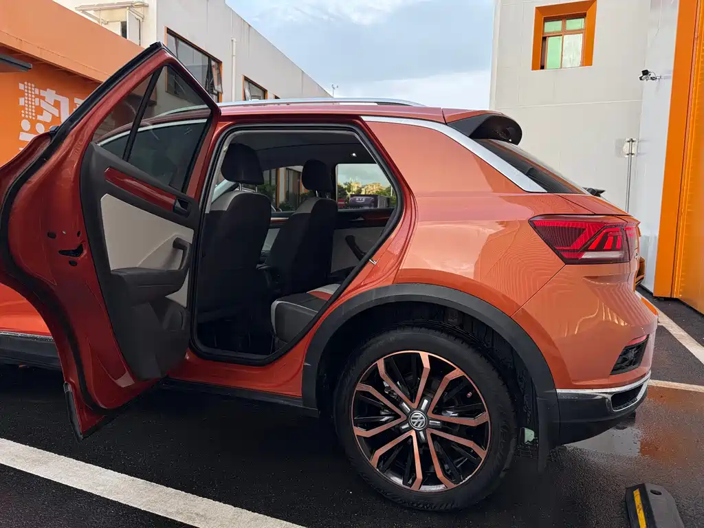 Volkswagen T-Roc 2018 — фото 21