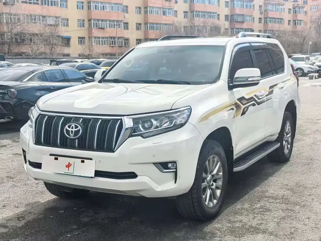 Toyota Prado 2018 — фото 1