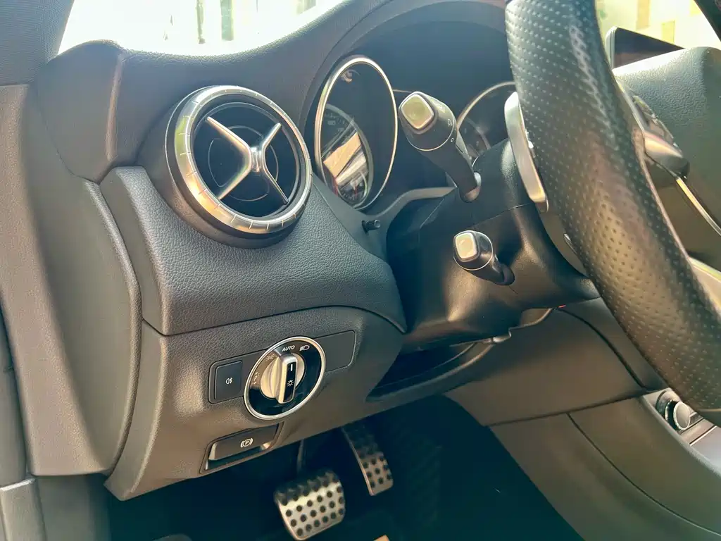 Mercedes-Benz CLA 2018 — фото 14