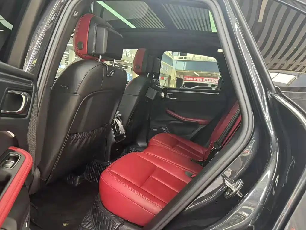 Porsche Macan 2023 — фото 7