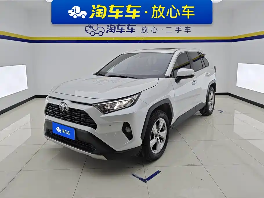 Toyota RAV4 2023 — фото 1