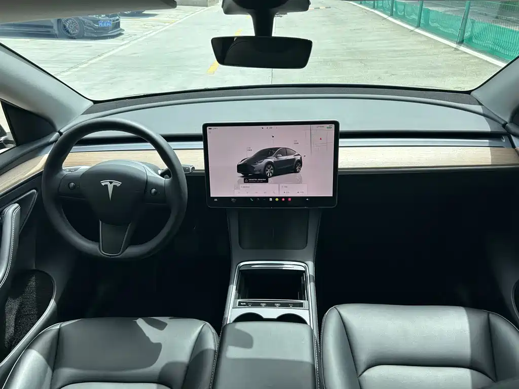 Tesla Model Y 2022 — фото 11