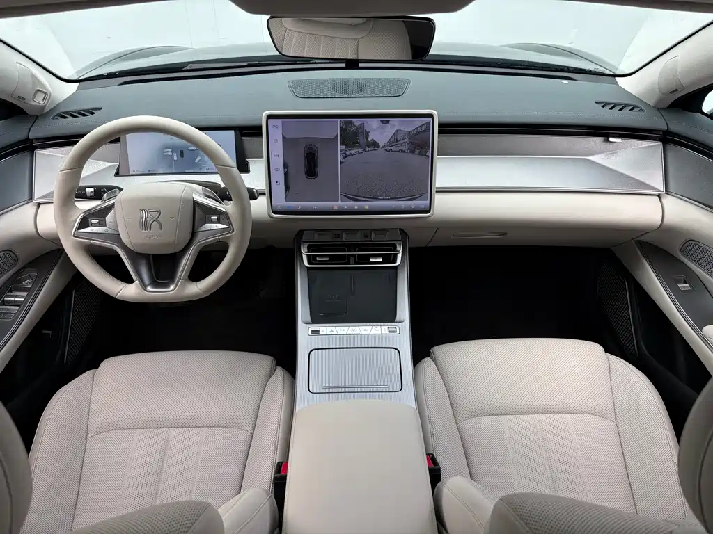 BYD Han L 2025