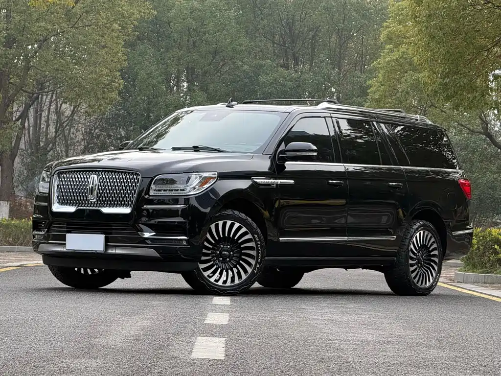 Lincoln Navigator 2022 — фото 1