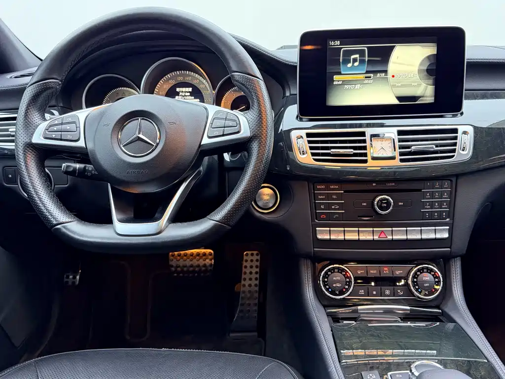Mercedes-Benz CLS 2016 — фото 14