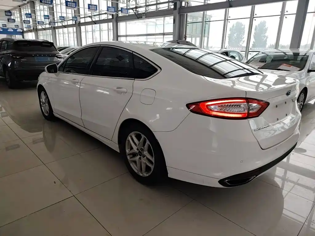Ford Mondeo 2014 — фото 5