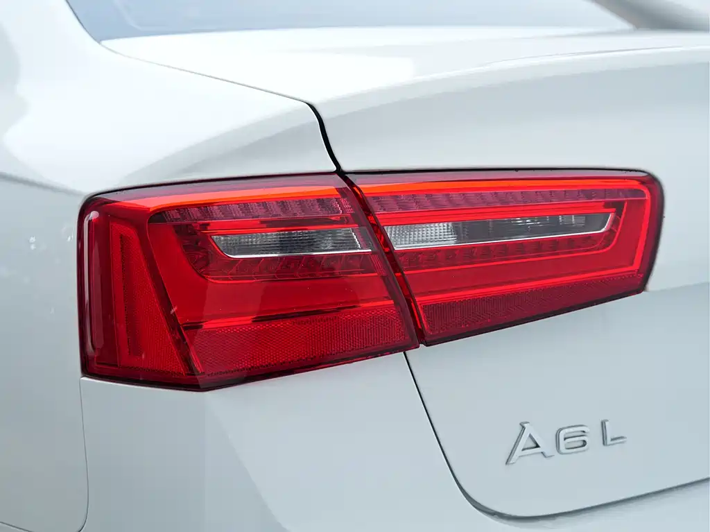 Audi A6L 2015 — фото 11