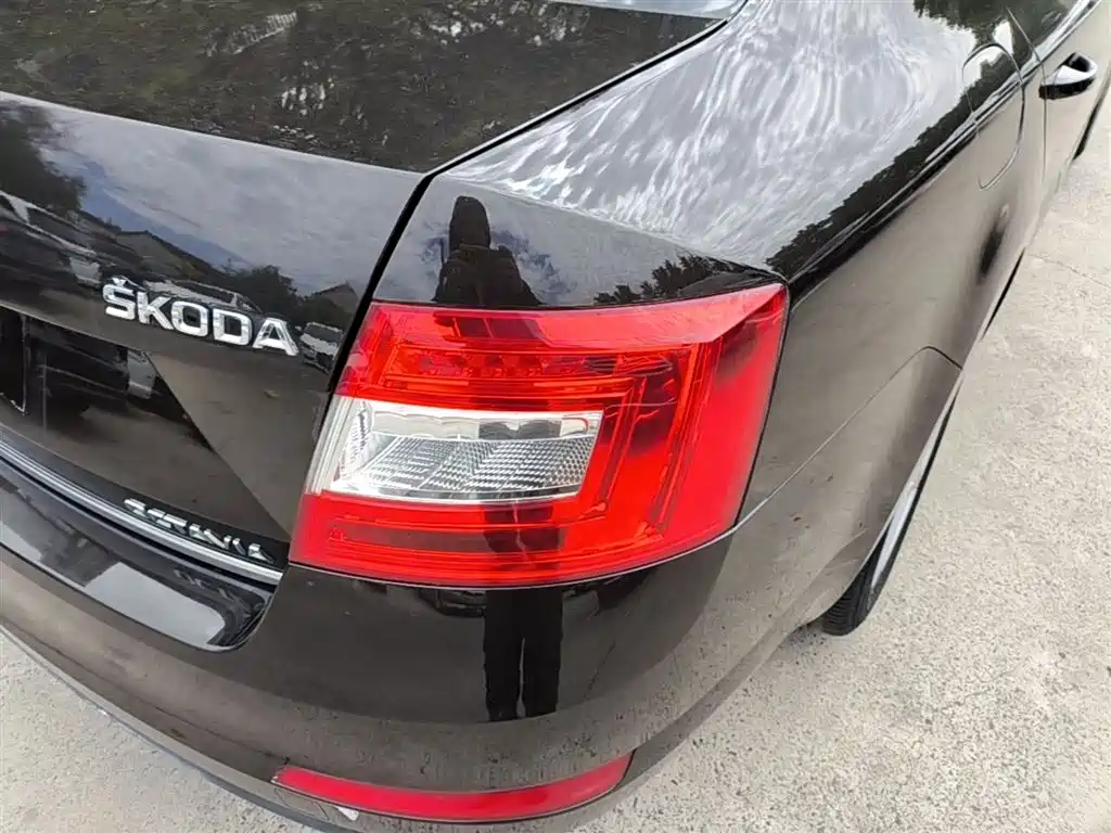 Skoda Octavia 2015 — фото 8