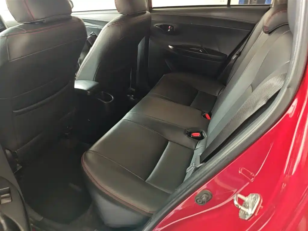 Toyota Yaris L 2021 — фото 17