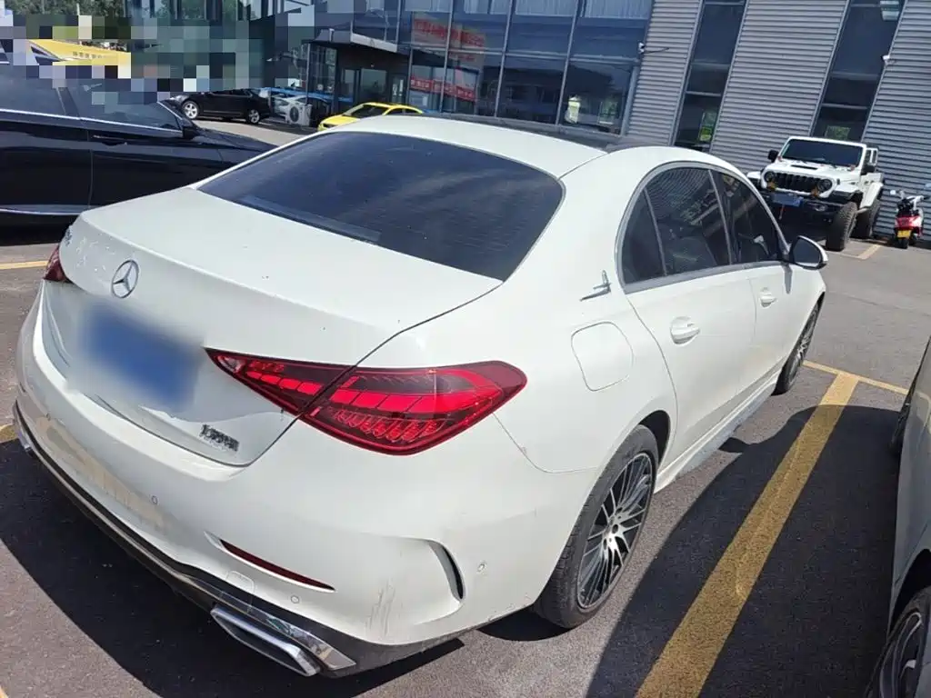 Mercedes-Benz C-Class 2024