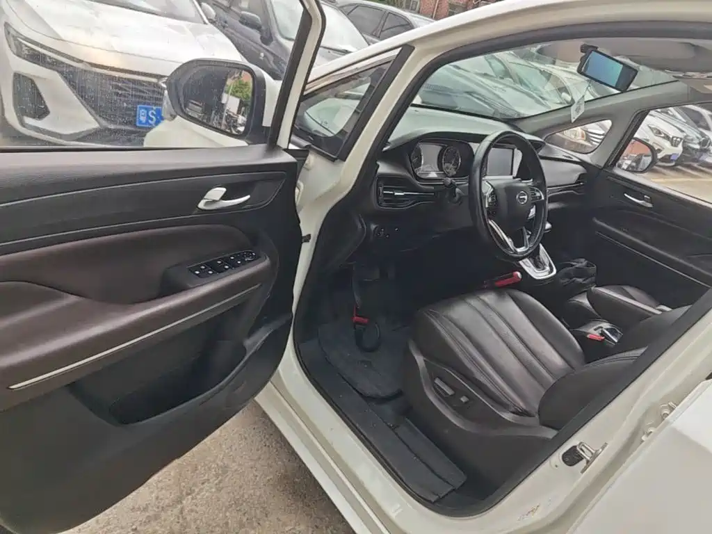 GAC Trumpchi M6 2019 — фото 16