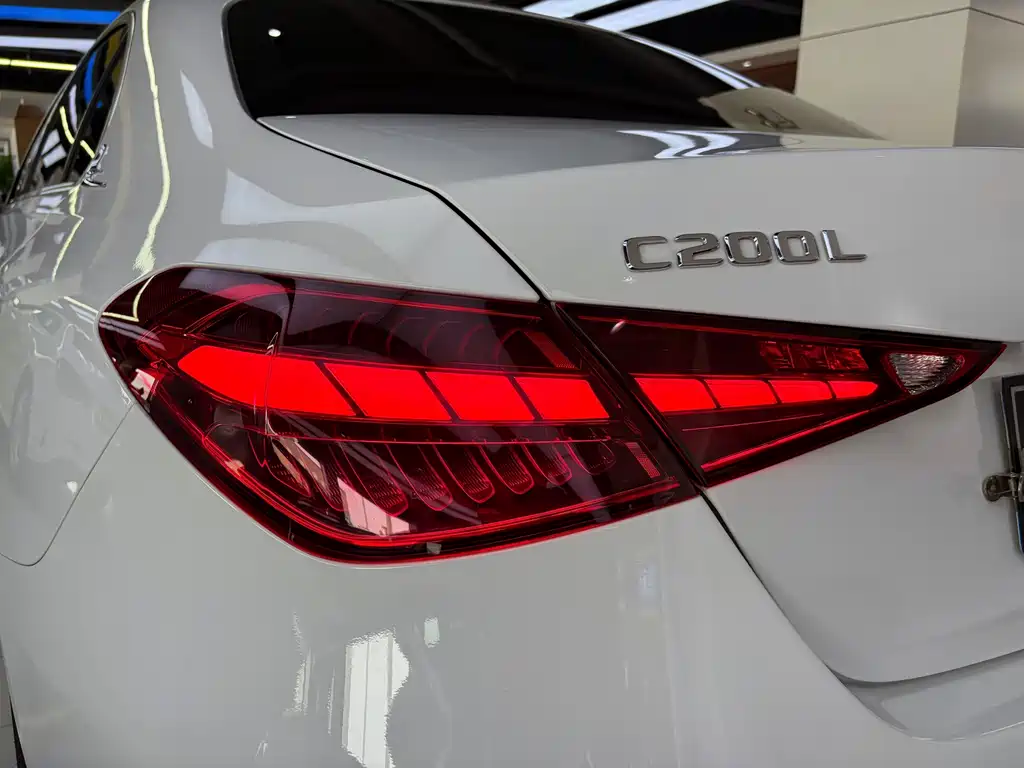 Mercedes-Benz C-Class 2023 — фото 16