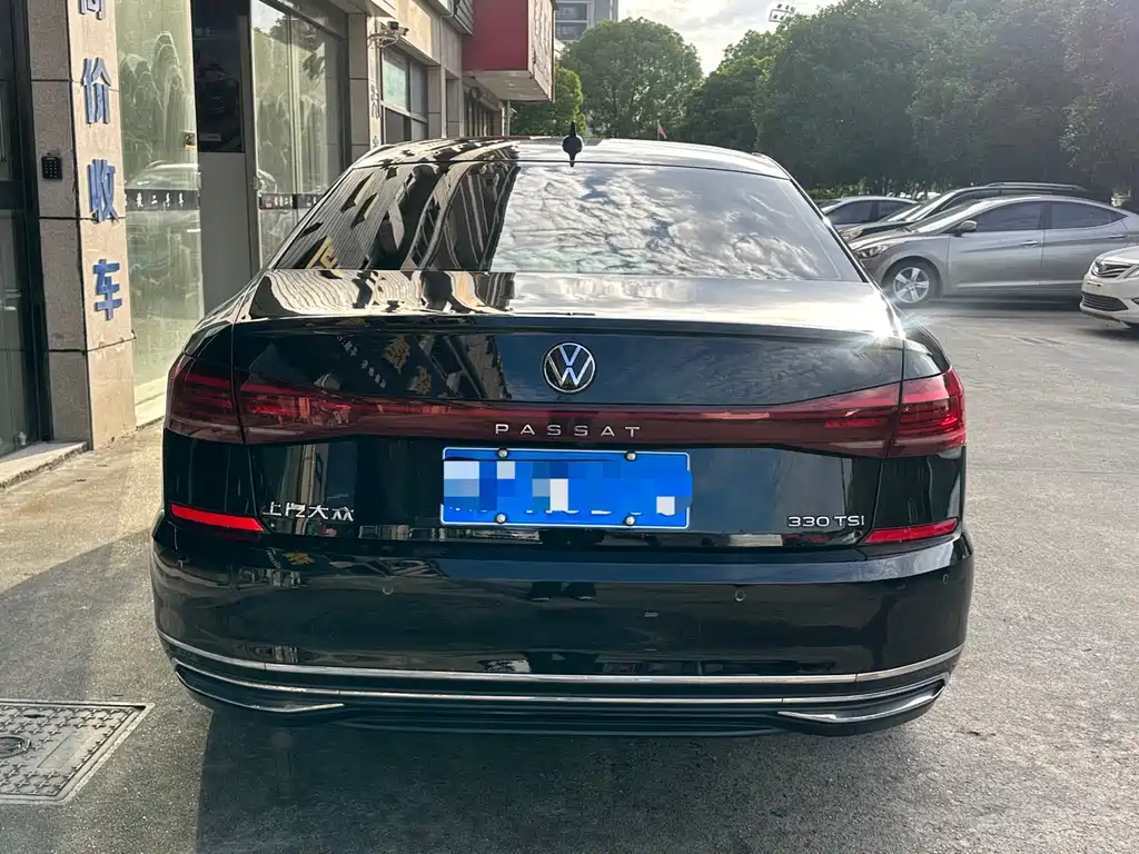 Volkswagen Passat 2023 — фото 5