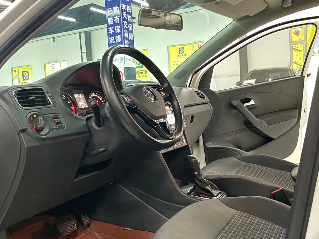 Volkswagen Polo 2016