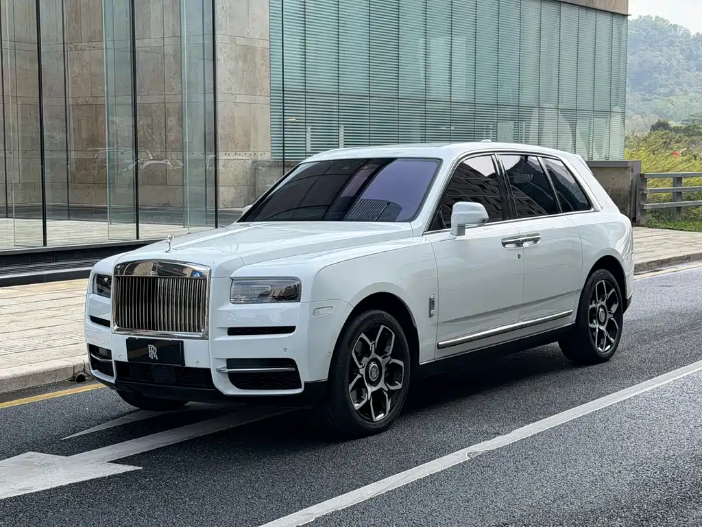 Rolls-Royce Cullinan 2021 — фото 1
