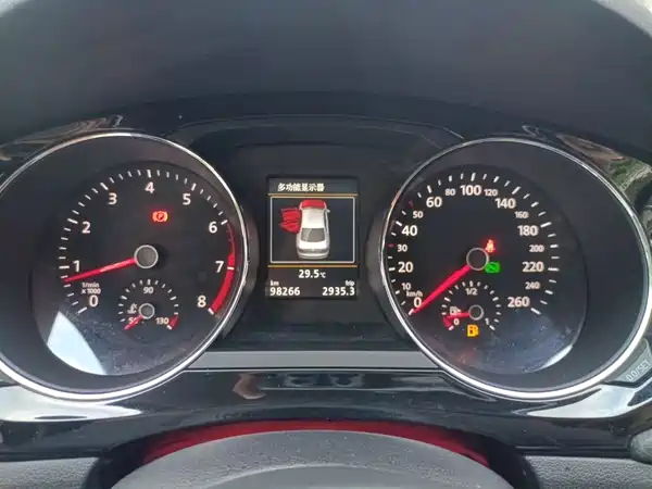Volkswagen Sagitar 2018