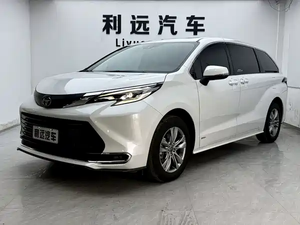 Toyota Sienna 2025