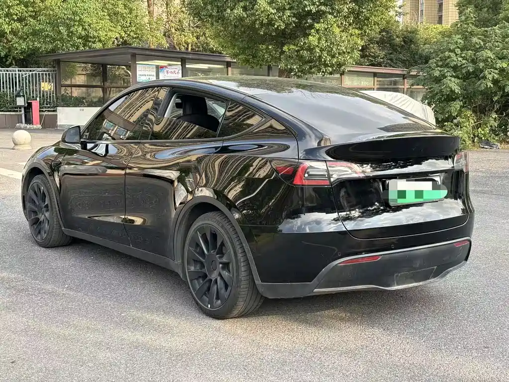 Tesla Model Y 2022 — фото 9