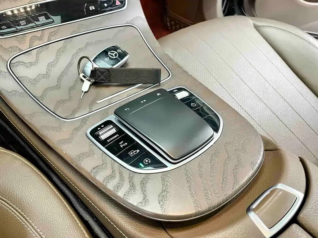 Mercedes-Benz E-Class 2020 — фото 7