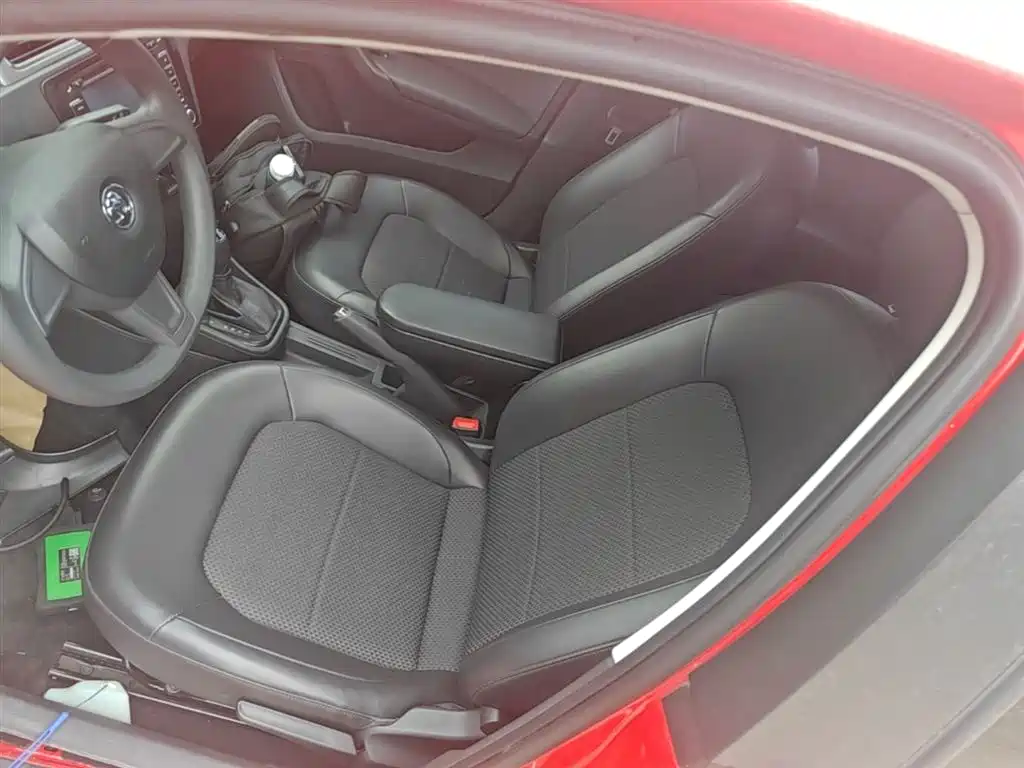Skoda Rapid Spaceback 2014 — фото 15
