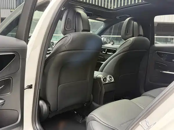 Mercedes-Benz C-Class 2024