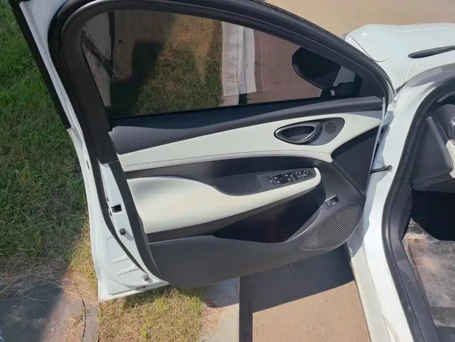BYD Seal 05 DM-i 2025 — фото 7