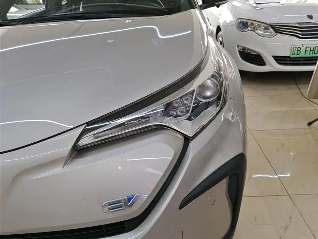 Toyota C-HR EV 2021 — фото 18