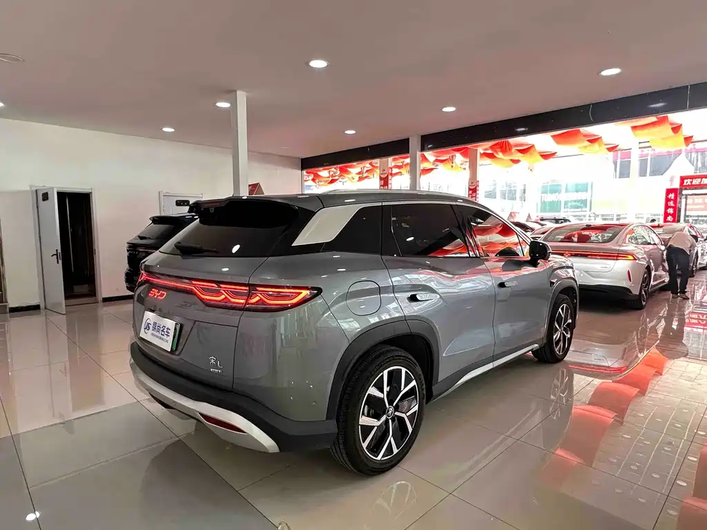 BYD Song L DM-i 2025 — фото 17
