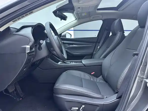 Mazda 3 Axela 2022