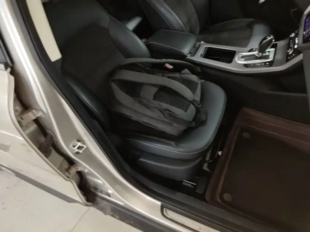 Geely Emgrand GS 2018 — фото 25