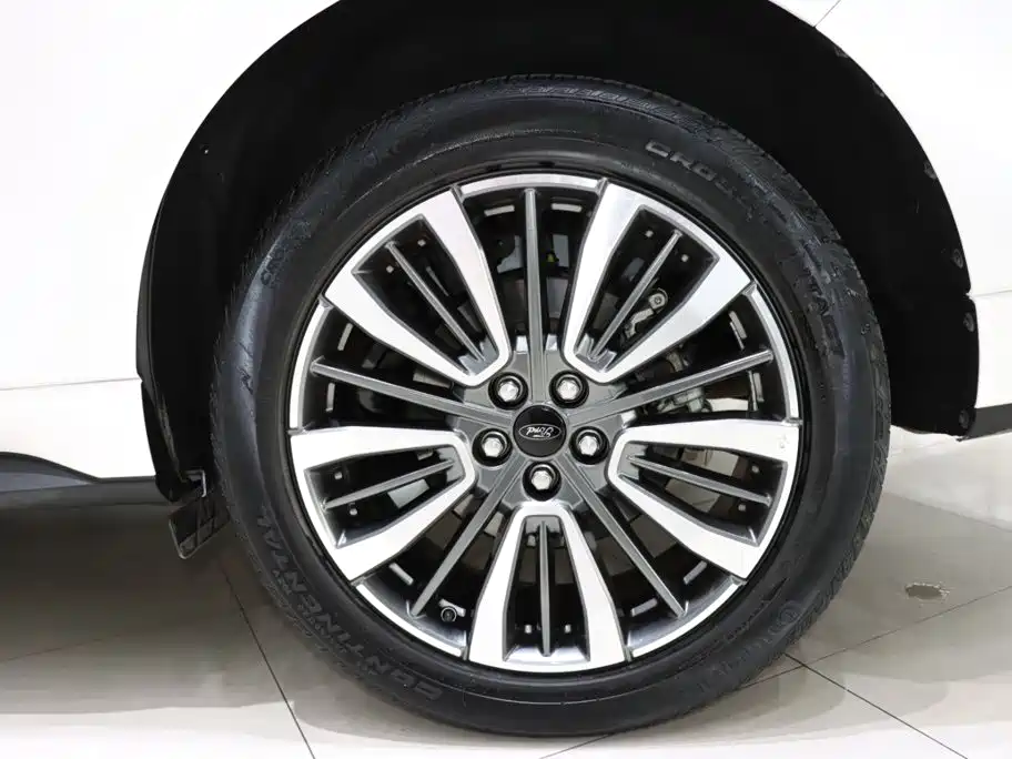 Ford Edge 2021 — фото 17