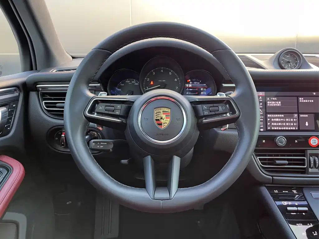 Porsche Macan 2023 — фото 14