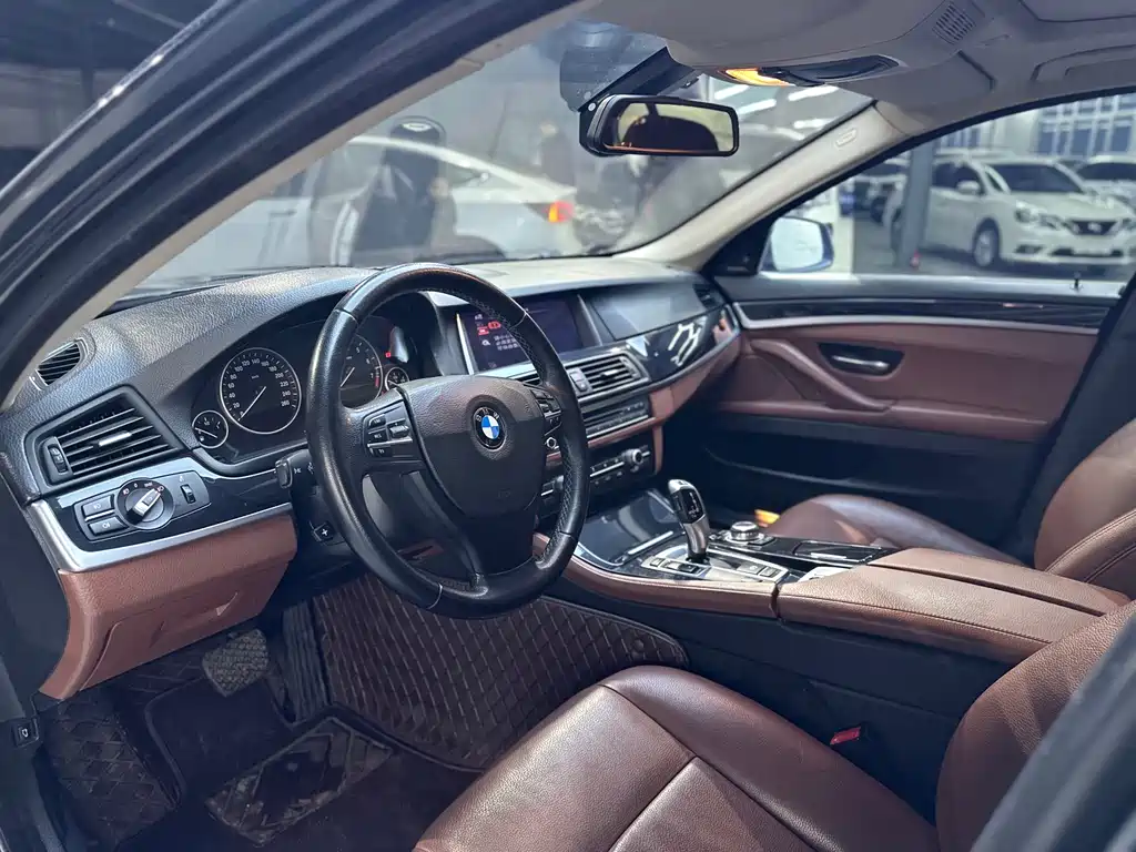 BMW 5 Series 2015 — фото 6