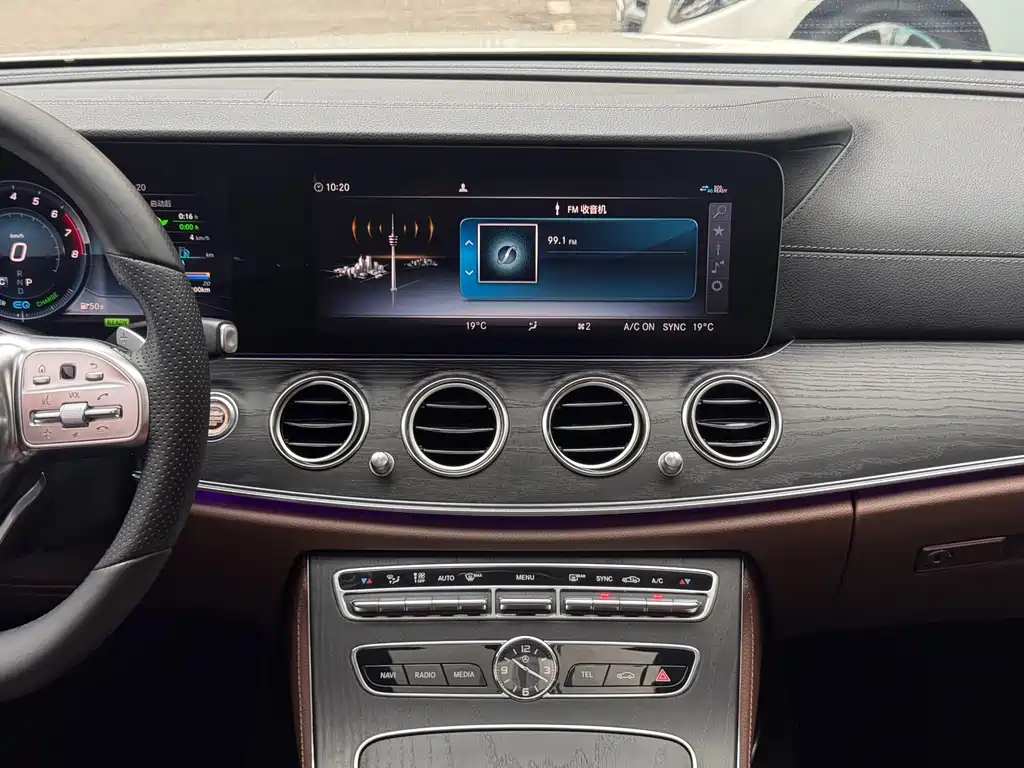 Mercedes-Benz E-Class 2019 — фото 13