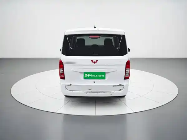 Wuling Rongguang V 2015