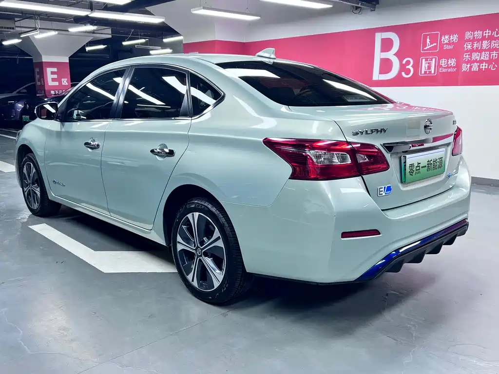 Nissan Sylphy EV 2018 — фото 5