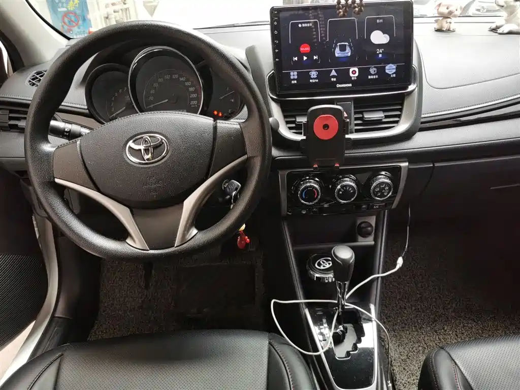 Toyota Yaris L 2021
