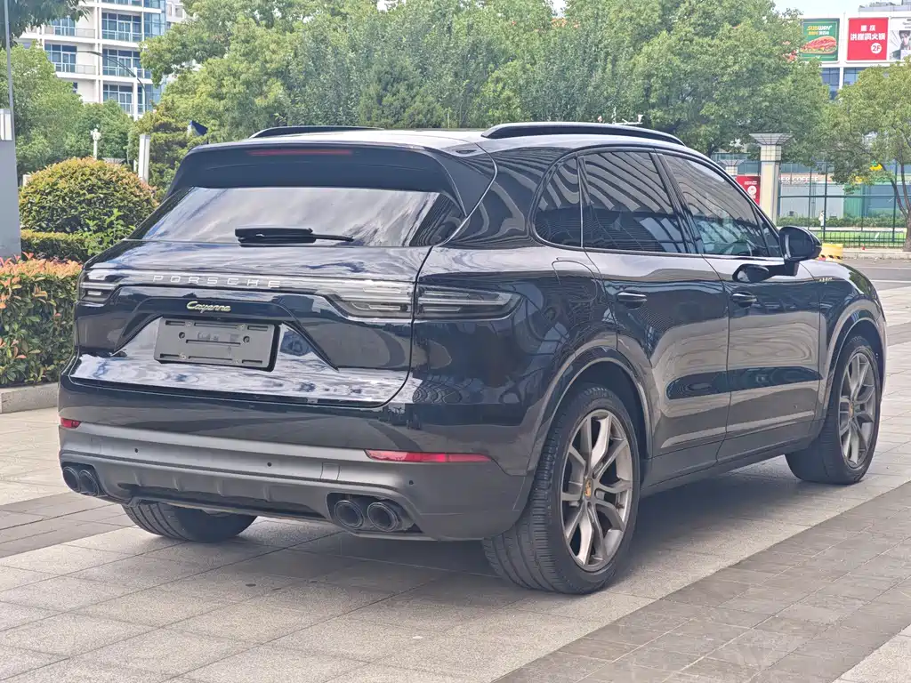 Porsche Cayenne Hybrid 2023 — фото 15