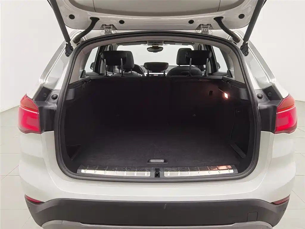 BMW X1 2017 — фото 16