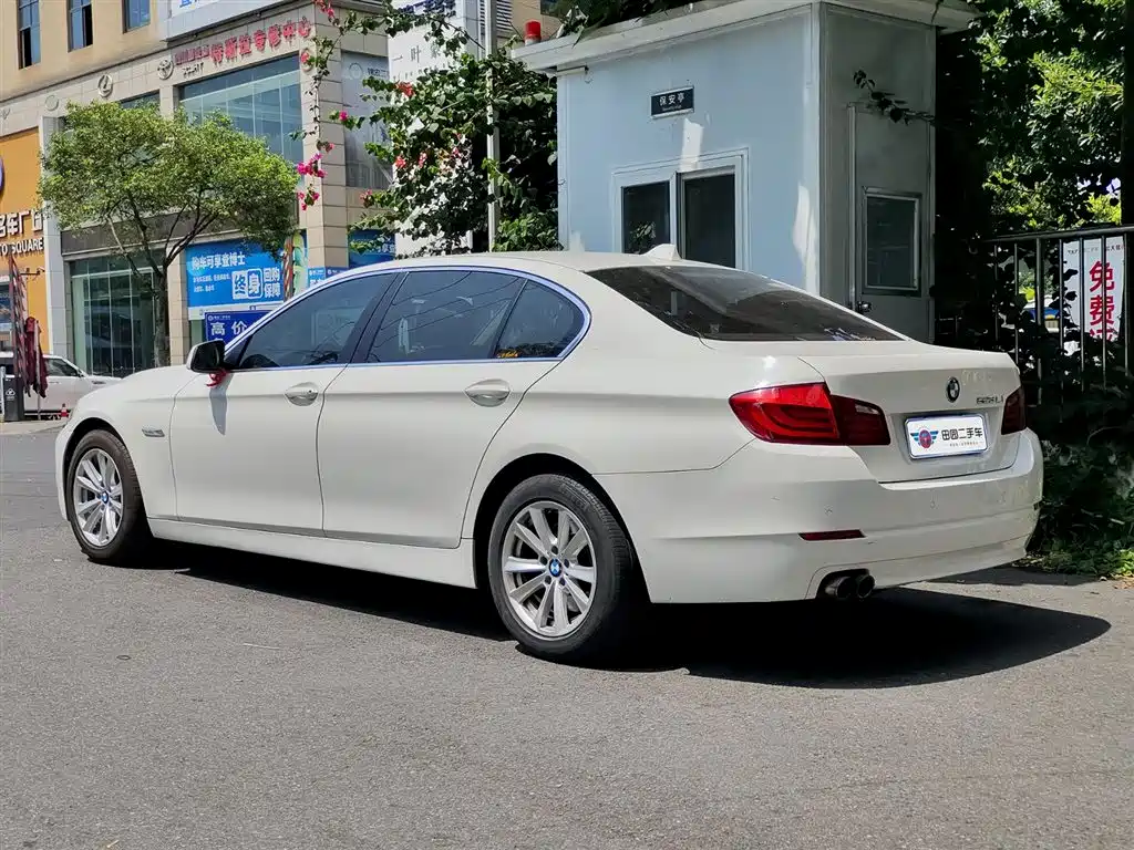 BMW 5 Series 2011
