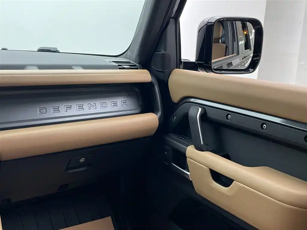 Land Rover Defender 2025 — фото 32