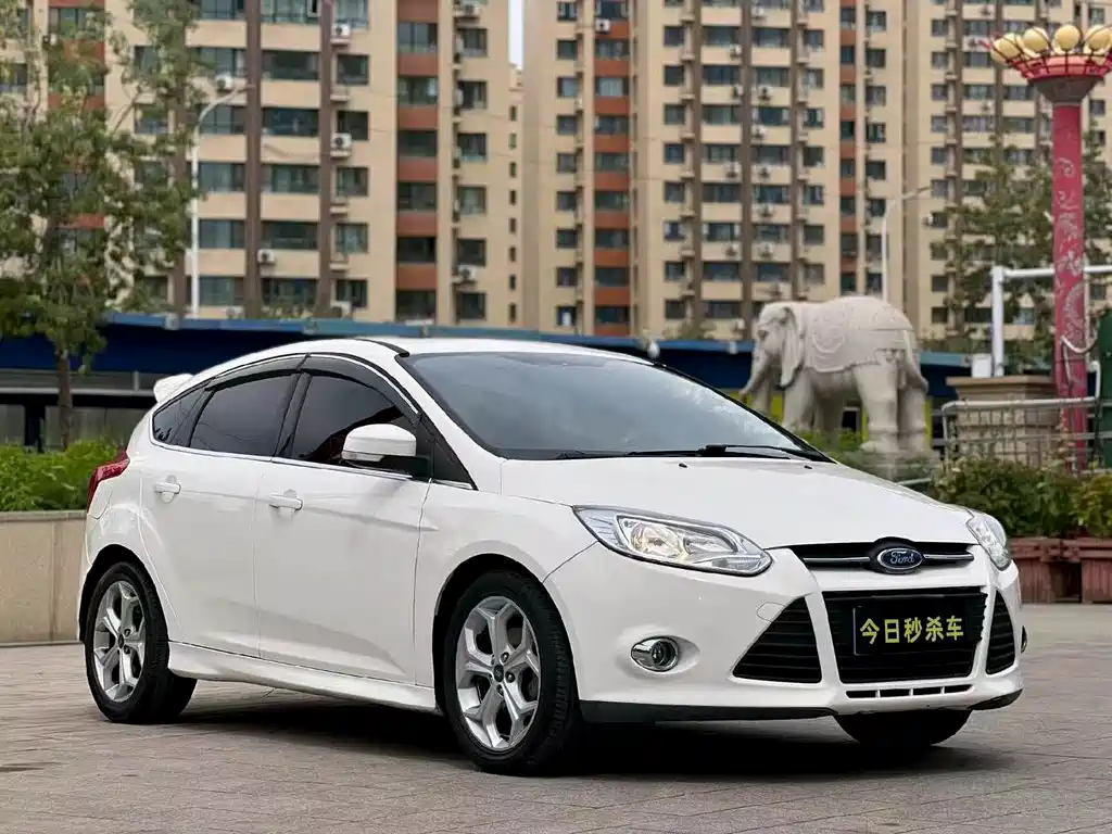 Ford Focus 2014 — фото 3