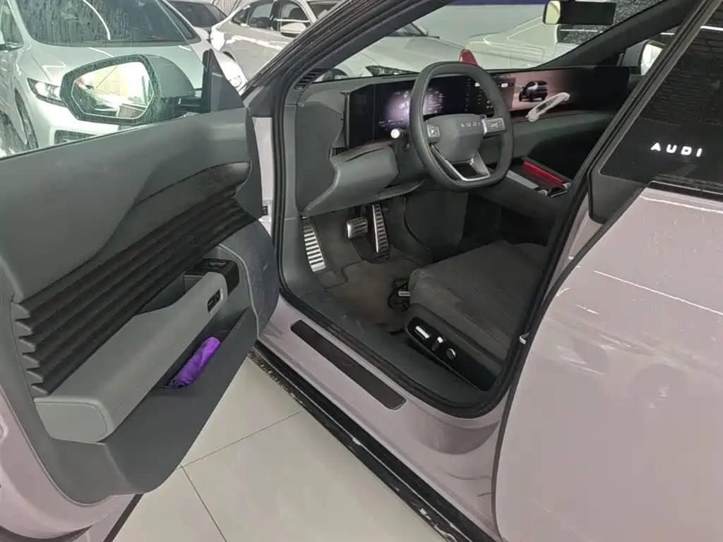 Audi E5 Sportback 2025 — фото 16