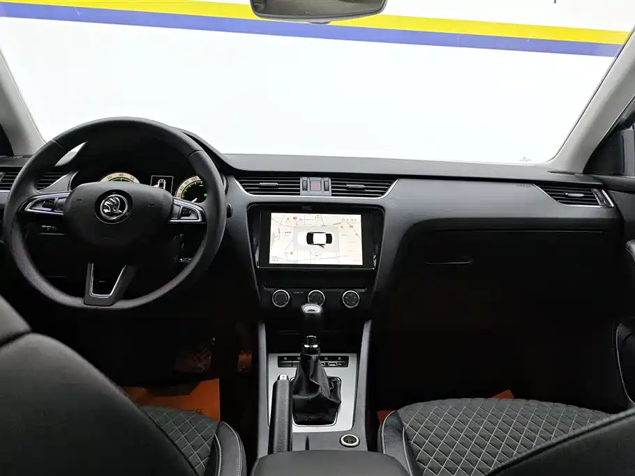 Skoda Octavia 2021 — фото 13