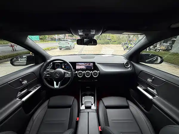 Mercedes-Benz EQA 2024