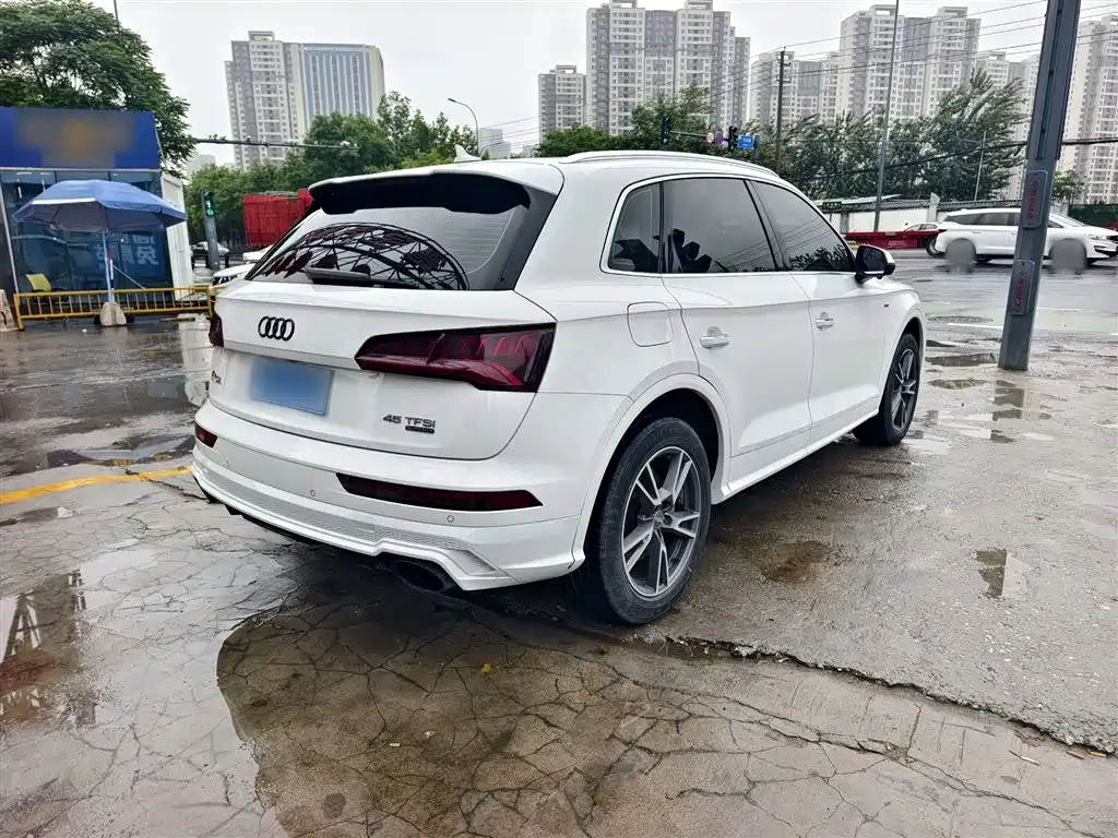 Audi Q5L 2019 — фото 10