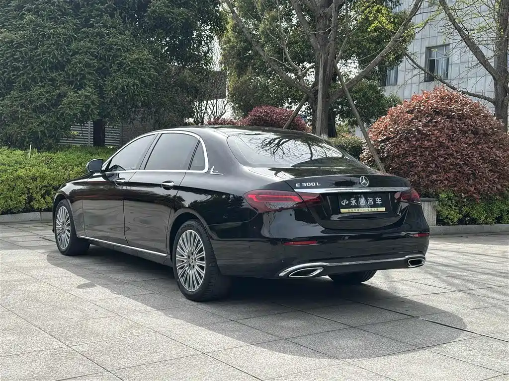 Mercedes-Benz E-Class 2023 — фото 15
