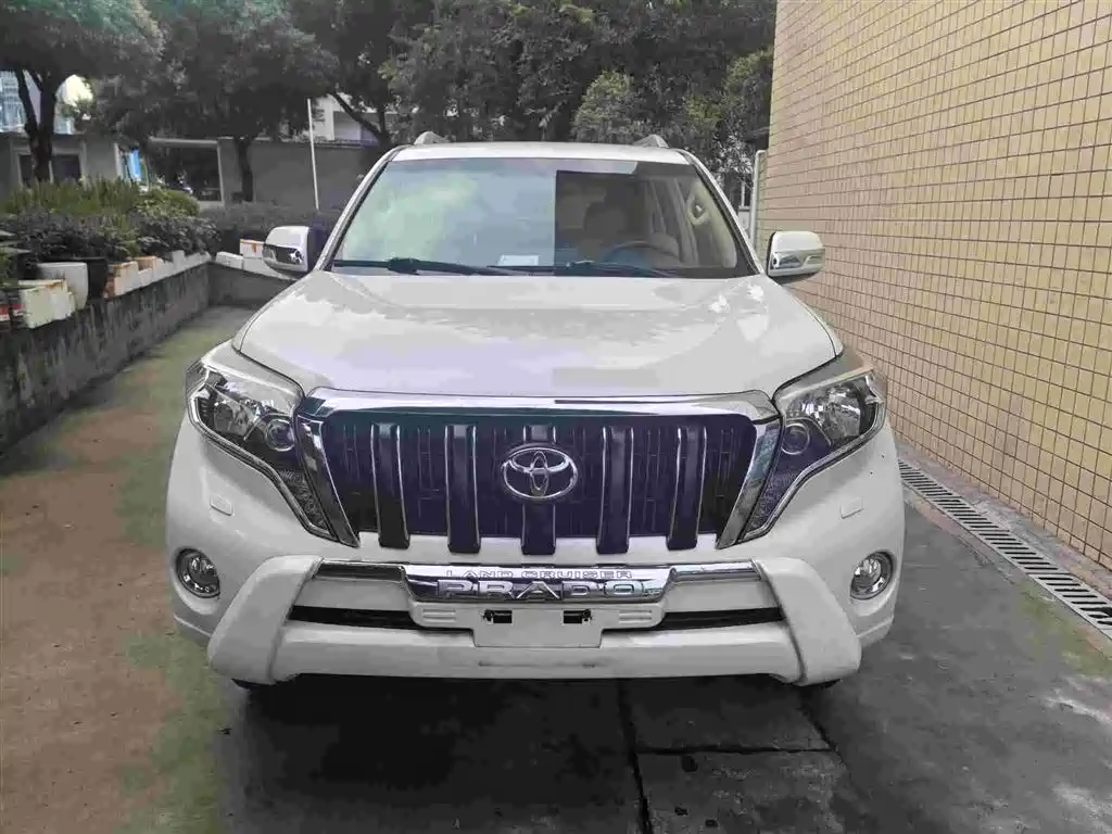Toyota Prado 2015 — фото 2