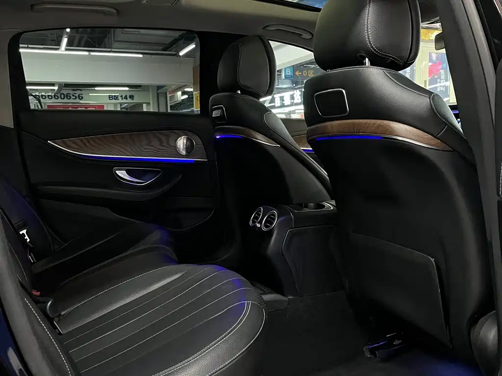 Mercedes-Benz E-Class 2019 — фото 12