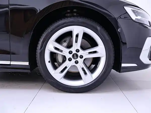 Audi A8 2023